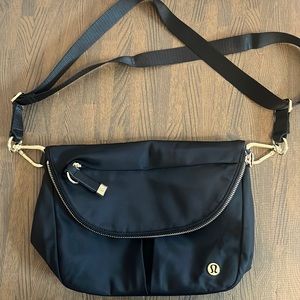 Lululemon festival bag